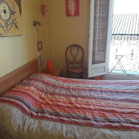 Hotel Du Golfe Sete-balaruc 2*